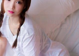 GIRLT果团网 – 在莫雅琪的温柔宇宙里游荡，私房图集里有猫的暗示