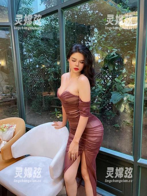 微密圈 - Jessie婕西最新图册：瞧瞧她是如何“抓心”技术满分的？
