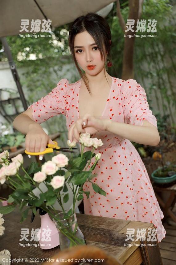 MFStar模范学院 - Manuela玛鲁娜的黑丝线上秀，高清到让人想多看几遍！