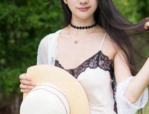 MiStar魅妍社 – 想看FoxYini孟狐狸的全套旗袍图包？保证让你欲罢不能！