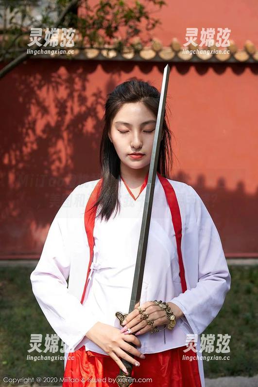 MiiTao蜜桃社 - Cris_卓娅祺的天台上，美图和资源比我午餐还要丰盛？