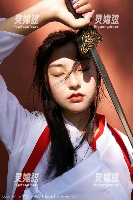 MiiTao蜜桃社 - 我就是在等梦乃Mandy的豹纹在线写真，顺便给猫咪投食，哈哈！