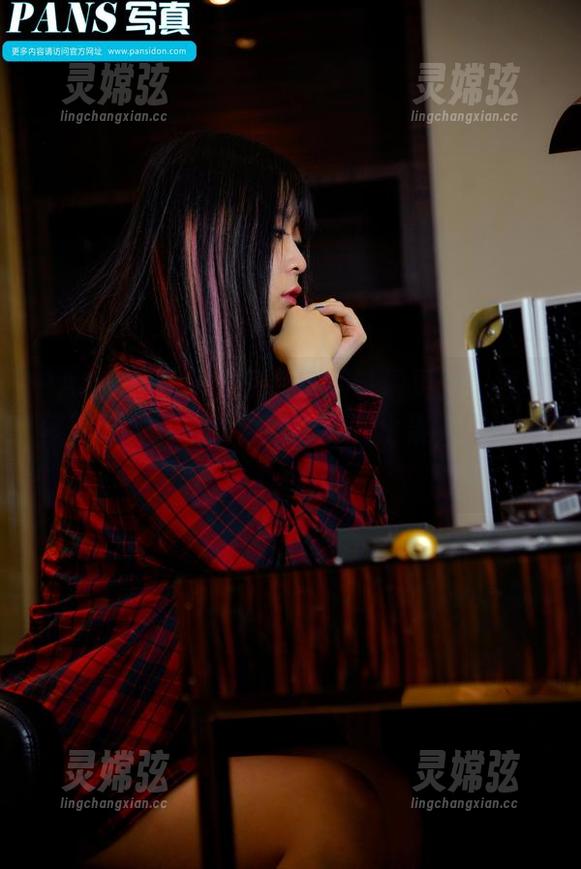 PANS写真 - 柚子的新模试镜更新！汽车停下时的侧颜就像路边摊的水果，再沁人心脾。