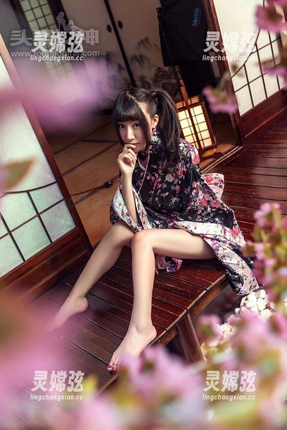 TouTiao头条女神 - 周治宇的写真每天不重样，网盘里竟然有这种日常？