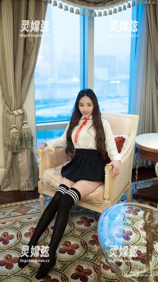 TuiGirl推女郎 - 谁说冯雨芝的眼镜写真集只有颜值，实则暗藏玄机，快下载试试吧！