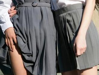 UGirls尤果网 – 刘嘉琦cherry的新吊带图包，是对于懒散风格的放大镜！