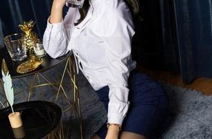 XIAOYU语画界 – 私拍中一点点挑逗：Cris_卓娅祺的丝袜和我的小想法