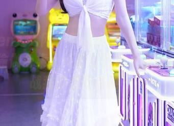 Xiuren秀人网 – 可别小看MODEL伊若的这套瑜伽合集，美图里的每个姿势都在挑战我的柔韧性啊……