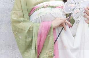 Xiuren秀人网 – 刘钰儿的套装高清照，下载后绕不开的诱惑，试穿和美照之间我真的摇摆不定。