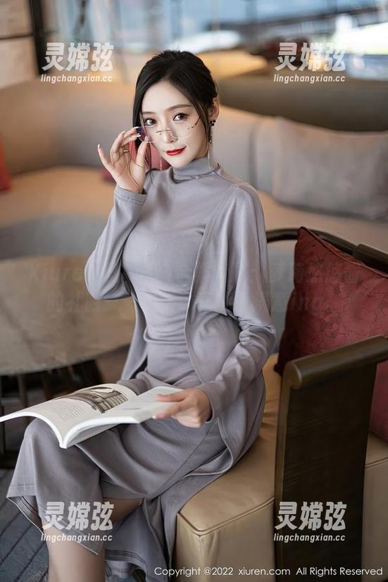 Xiuren秀人网 - 合集专属：萝莉悠悠酱的礼服——好吧，只能说满意ing。