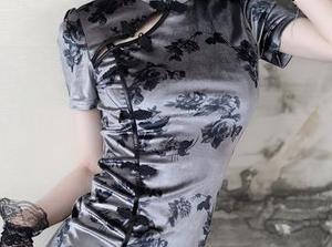 Xiuren秀人网 – 注定是一扇窗，下载金幼汐Vivian的高跟鞋套图后，我再也不敢穿高跟鞋了。