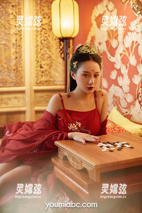 YouMi尤蜜荟 - Yomi悠蜜的温柔套图：当你不知道说什么时，就私信我吧，我还有补充。
