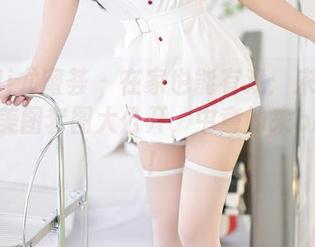YouMi尤蜜荟 – 在家也能有戏：宋梓诺Bee的美图套图大公开，中意的来pick吧！