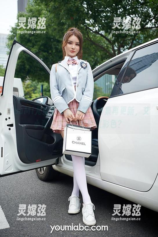 YouMi尤蜜荟 - 白衬衫写真集再更新，艾小青你这次能否胜过彩色？