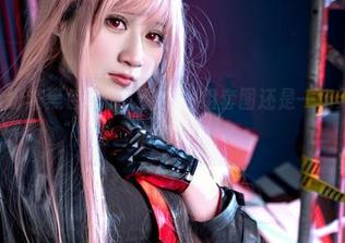 看Zyra秋扮演黑色兔子，这是一组套图还是一场无言的兔子演唱会？