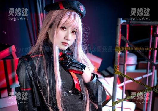 看Zyra秋扮演黑色兔子，这是一组套图还是一场无言的兔子演唱会？