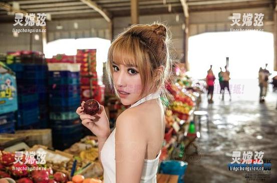 aiss - 眉头一皱索菲居然能把办公室拍成这样的美图壁纸！