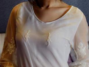 pans – 美惠子和她的睡衣，一张原图就够了，风格随意却又让人想多了些。
