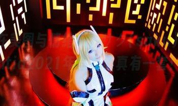 游走在美图与情绪间，サク(saku)的Fantia2021年写真集真有一套！