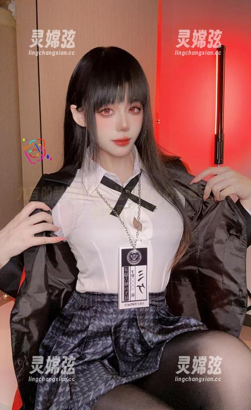 九言的制服套图：让我不小心多看了几眼，结果忍不住了…