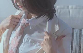 在云溪溪的摄影空间，神明少女是不是总是闪闪发光？原图一触即发！