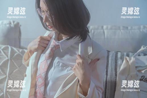 在云溪溪的摄影空间，神明少女是不是总是闪闪发光？原图一触即发！