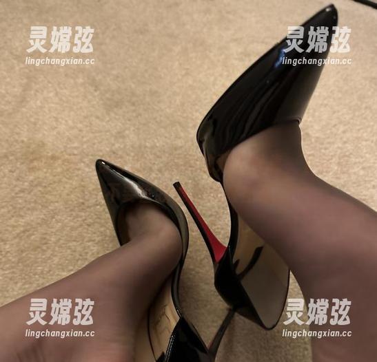 微密圈 - 保守的二舅妈的双人图集，下载后不要怪我没有提醒你哦