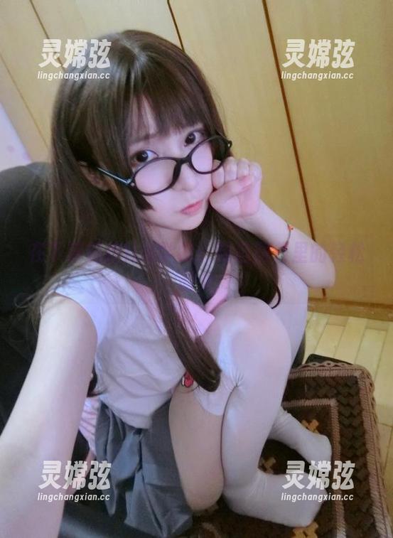 在下萝莉控ii与学妹：精选图集里的轻松时光