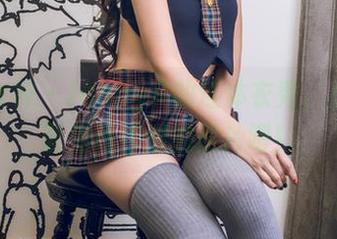 头条女神 – JennyR的连体衣秀，点击获取免钱待遇的照片吧！