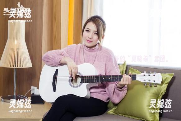 头条女神 - 铺天盖地的蕾丝，总有让你意外的“莫晓希”套图。