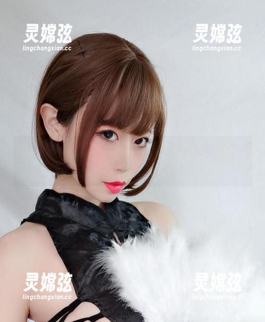 不吃夜宵，看奈汐酱Nice的黑丝照片就饱了！这波操作可以！