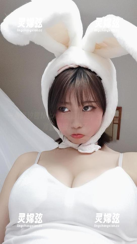 一看奈汐酱Nice的美脚作品，我的福利标准直接被拉高了。
