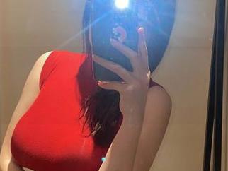 微密圈 – 哪里能找到像“奶宝妹纸”这么会穿的呢？随便看都想下载她的美图！