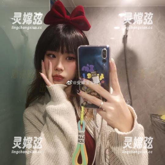 原来短裤还能这样玩，安曜曜的写真有点出乎意料，想用作壁纸！