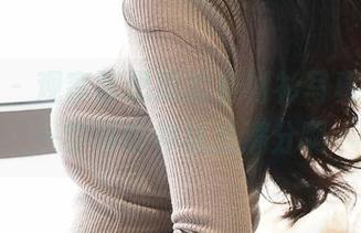推女神 – 观察陈思琪的白衬衫写真，似乎一字领的神秘感满分啊