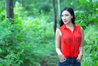 推女郎 – 王馨瑶是怎么做到的？这组清纯写真和深藏的资源完全对不上