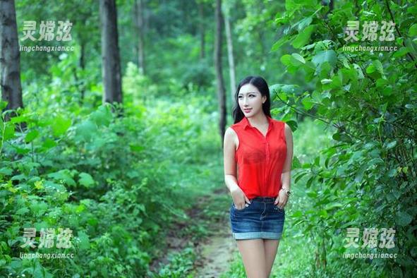 推女郎 - 王馨瑶是怎么做到的？这组清纯写真和深藏的资源完全对不上