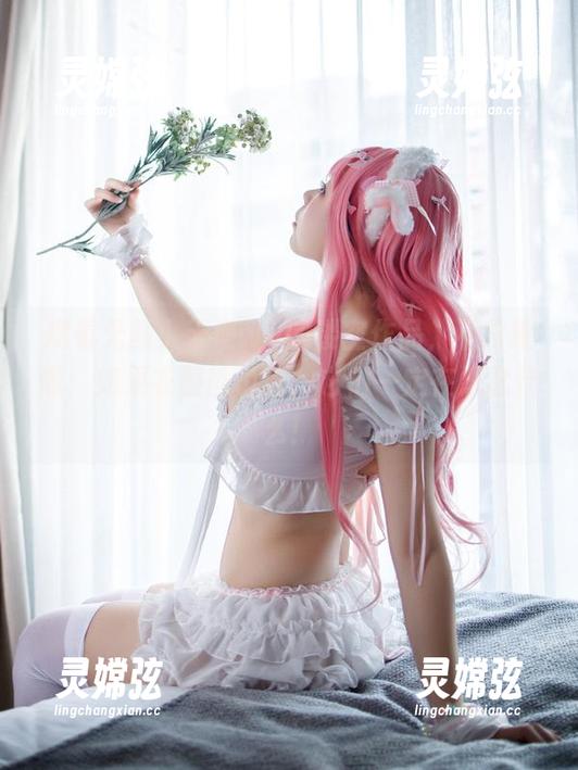 观看无颜小天使wy的镂空作品，不禁感慨：如果衣服能说话，它们一定在怨念什么！