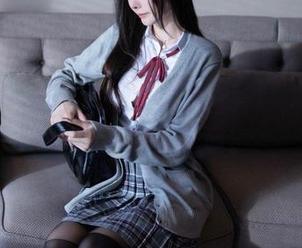 微密圈 – 是小逗逗和她的白衬衫，怎么看怎么都像在玩耍。