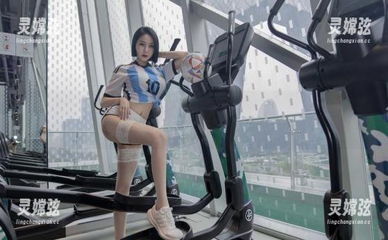 微密圈 - 海边的原图全套，果儿Victoria无疑成了这幅画中的点睛之笔，时不时让我想到椰子树。
