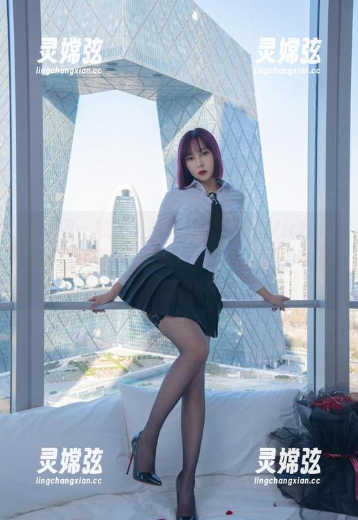 微密圈 - 哎呀，福利就藏在果儿Victoria的红底高跟作品里，我这纯粹是为大家的眼福啊！