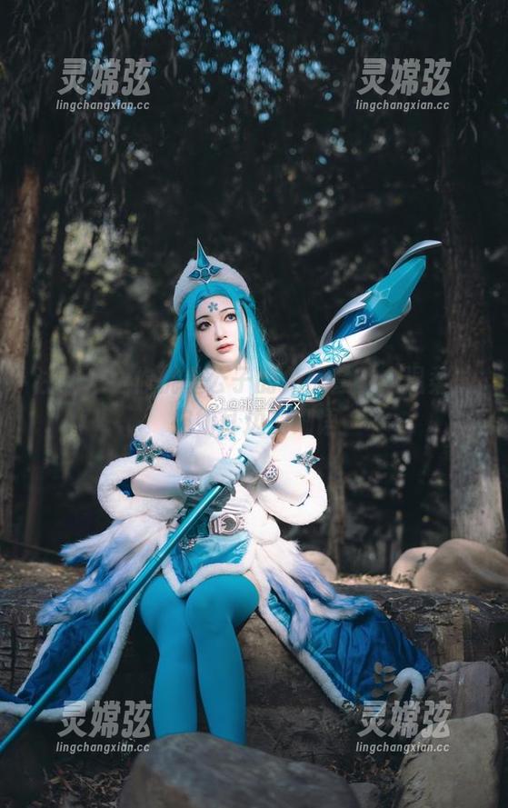 注册后送你桃墨公子的免费套图，温柔地宛如耳边的细语