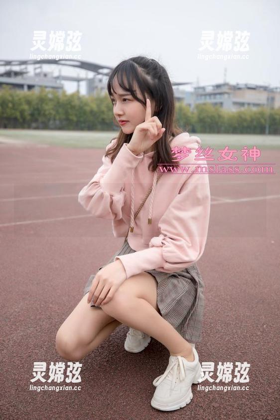 梦丝女神 - 雪馨的清新丝袜套图，谁说丝袜只能是性感代名词？