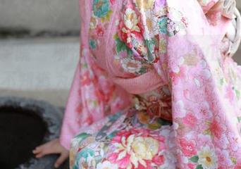 模范学院 – 柳侑绮Sevenbaby的和服写真，不知道为什么我就忍不住想转角遇见她，原图先睹为快！