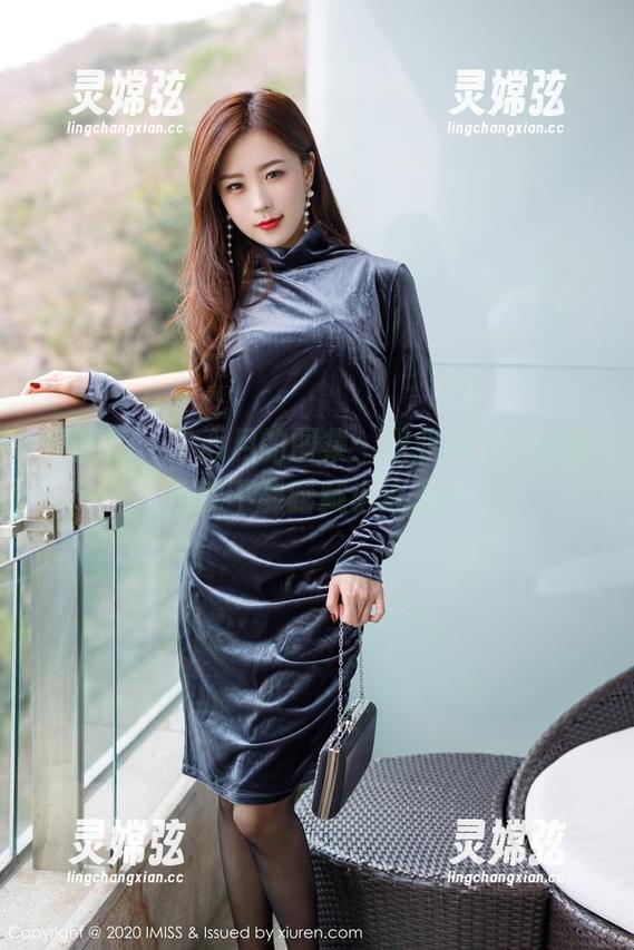 爱蜜社 - 梦心月的图集：职业装，谁说板正就不能暗藏小心思？