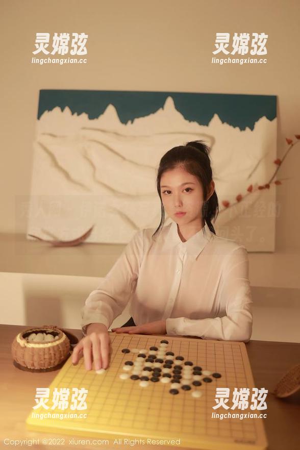 秀人网 - 伊诺女孩写真集资源，不正经的欣赏方式已经上线，真的不想回头了。