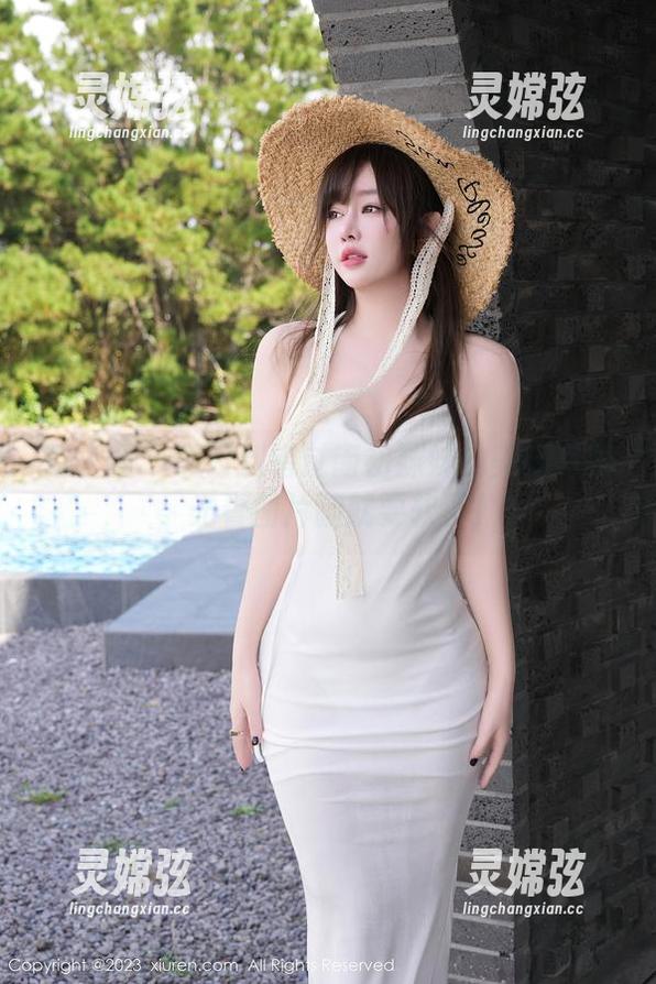 秀人网 - 千万别错过南初妹妹的美脚写真，光看图片腿就要软了！