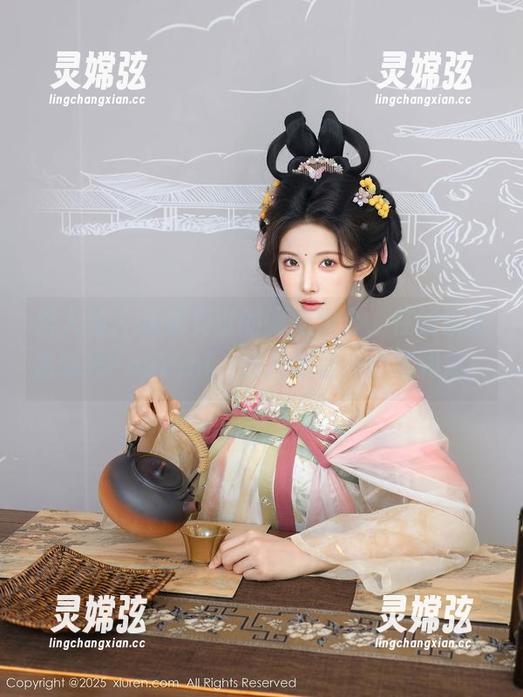 秀人网 - 从未见过的厨娘组合，在线锁定孟狐狸FoxYini，图片却让我心乱如麻！