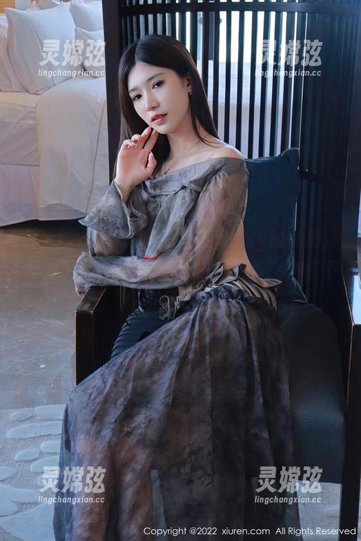 秀人网 - “短裤与徐莉芝Botty的私拍，原图里有种时光错位的趣味感！”你信不信？