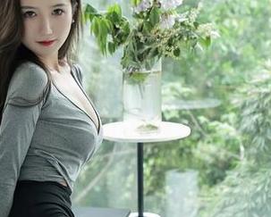 秀人网 – 往网盘里一看，灿宝泳衣怎么能如此微妙，让我有点出戏呢？